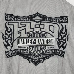 Harley-Davidson Men’s Size Large Embroidered Logo Button Down Shirt Gray